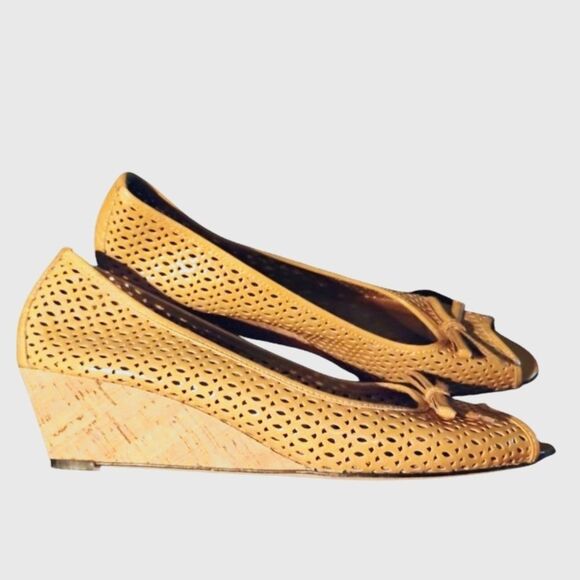 Van Eli Pumps Wedges 2" Heels Cork Patent Leather Peep Toe Open Toe Bows Tan 11M - Picture 1 of 8